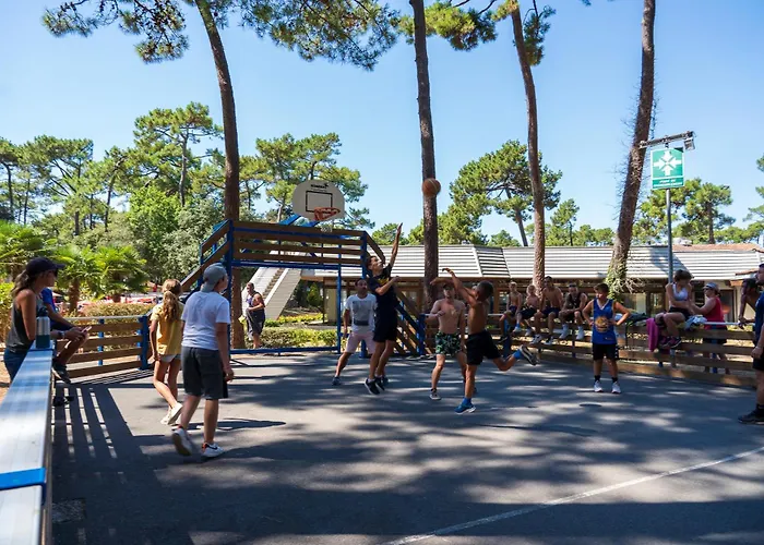 Camping Les Criques De Royan Holiday park 2*